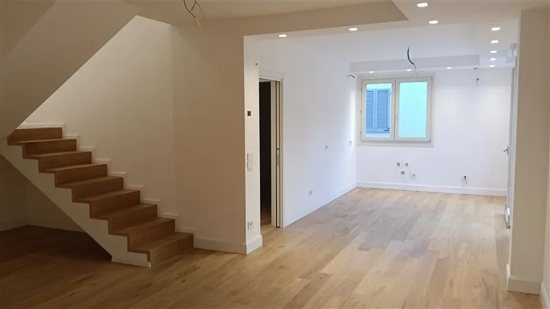 Zona giorno e scala della Residenza Boninsegni