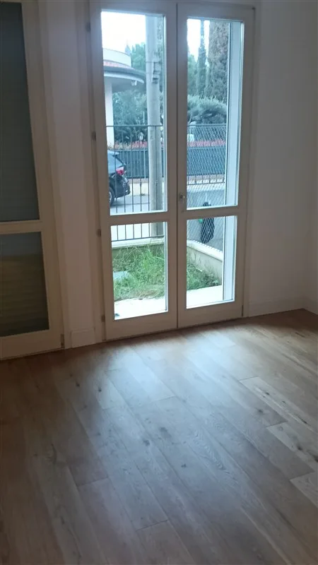 Ambiente interno con affaccio sul giardino della Residenza Boninsegni